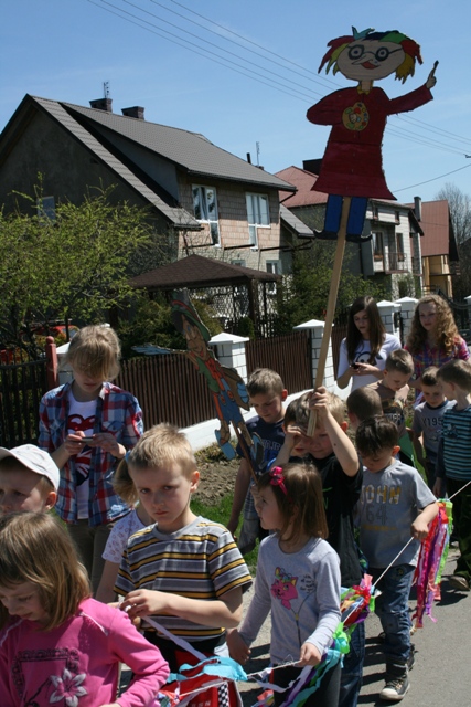 Razem z kolegami z kl II zachęcamy do czytania książek 3