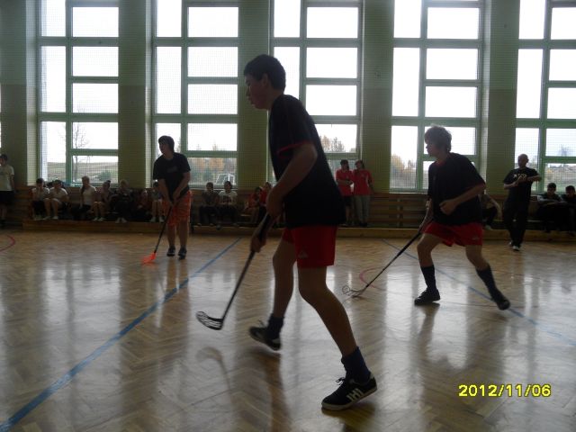 Powiatowe zawody w unihokeja 4
