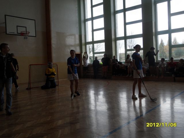 Powiatowe zawody w unihokeja 16