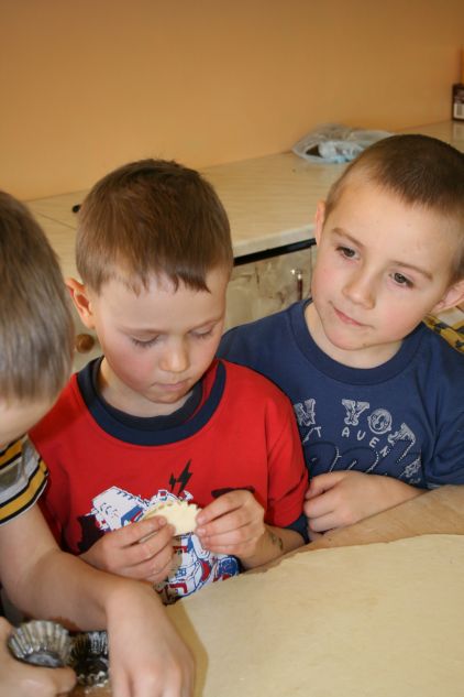 Przygotowywujemy ciasteczka z jabłuszkami 2