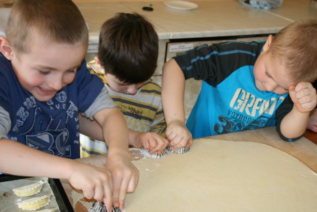 Przygotowywujemy ciasteczka z jabłuszkami 4