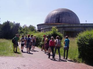 Wracamy ze stacji meteorologicznej do planetarium_.JPG