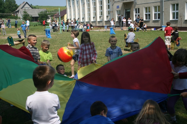 zabawy z chustą