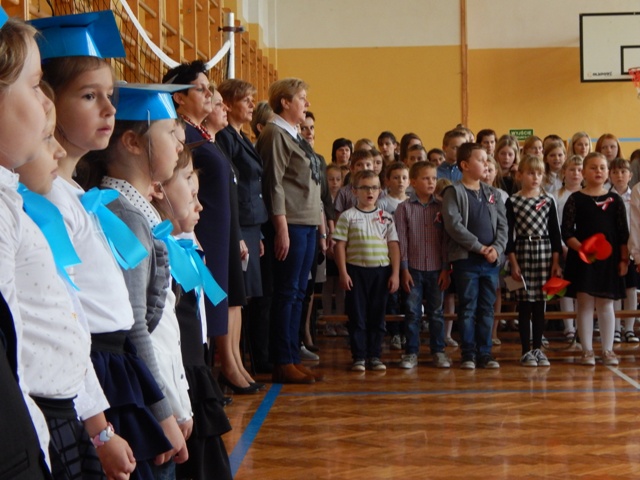 Ślubowanie Klas Pierwszych i Dzień Niepodległość 06