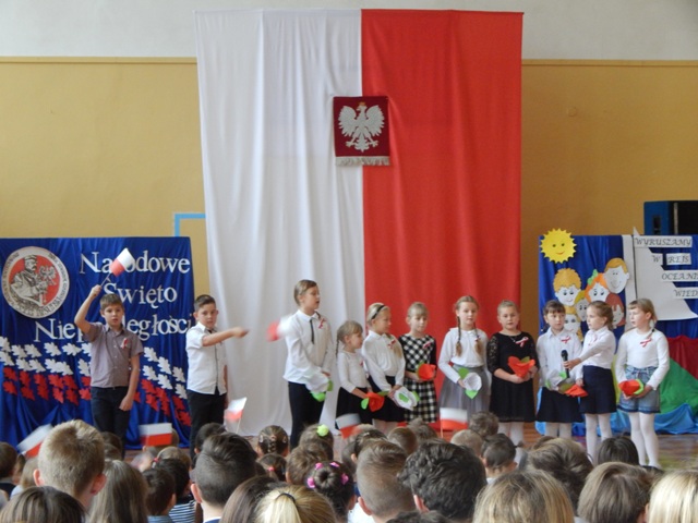 Ślubowanie Klas Pierwszych i Dzień Niepodległość 09